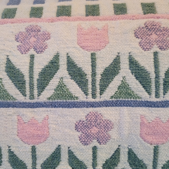 Floral table runner with picket fence detail cotton with fringe blue/pink - Picture 2 of 12